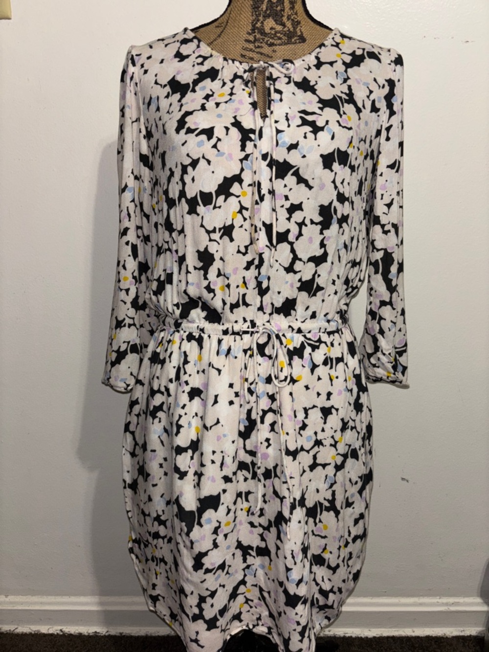 GAP White/blk Floral Tie-Waist Long 3/4 Sleeve lined Dress w pastel Accents